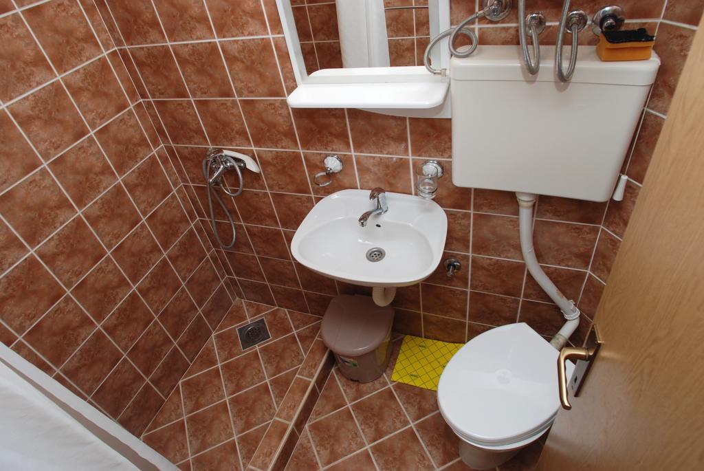 Apartments Slavica Rafailovici Budva Bilik gambar